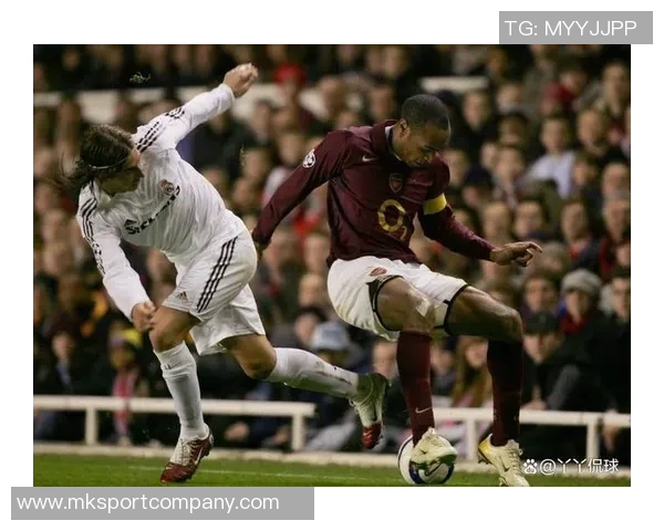 萨利巴盛赞廷伯一对一防守能力称其为顶级球员